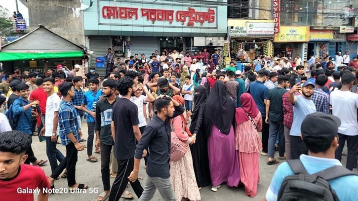 নোয়াখালীতে শিক্ষার্থীদের ‘রিমেম্বারিং আওয়ার হিরোজ’ কর্মসূচি পালন