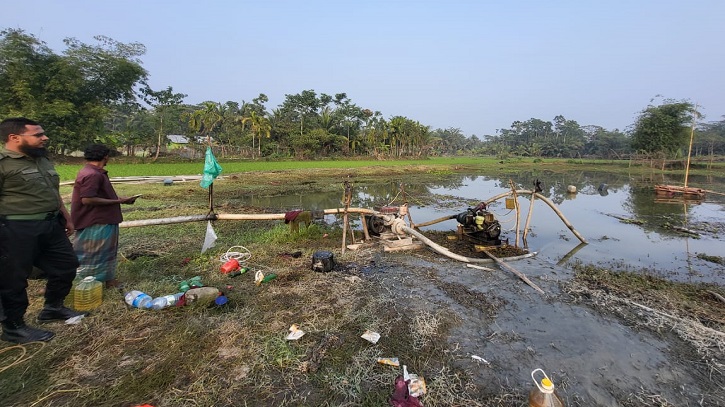 ফসলি জমি থেকে বালু তোলায় লাখ টাকা জরিমানা