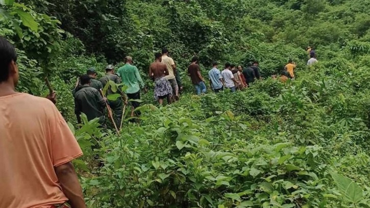 টেকনাফে পাহাড় থেকে ১৭ বনকর্মীকে অপহরণ