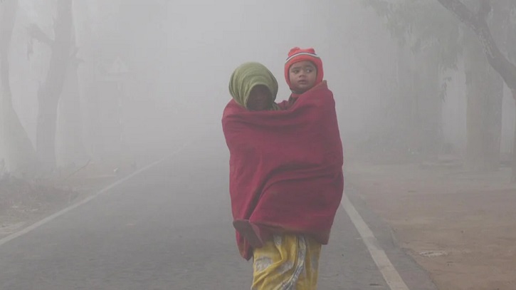 কনকনে ঠান্ডায় বিপর্যস্ত উত্তরের জনজীবন